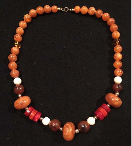 VINTAGE JEWELRY - 1920s Art Deco Amber Orange Red Bakelite Lucite Bead Necklace
