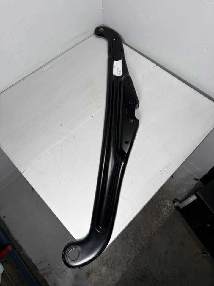 Soporte de núcleo de radiador Freightliner Cascadia 2025 Foto 2 de 4