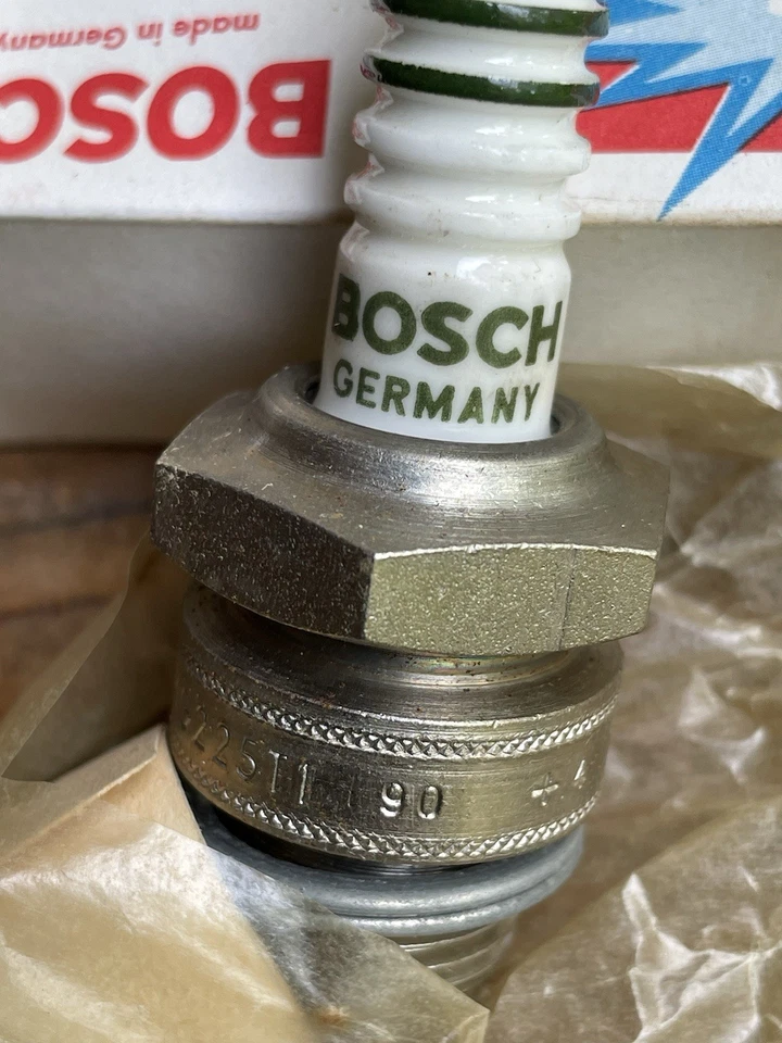 Juego De 6 Bujías BOSCH ~ MG225T1 De Colección Nuevo De Lote Antiguo ~ Raya Verde Dbl Foto 2 de 4