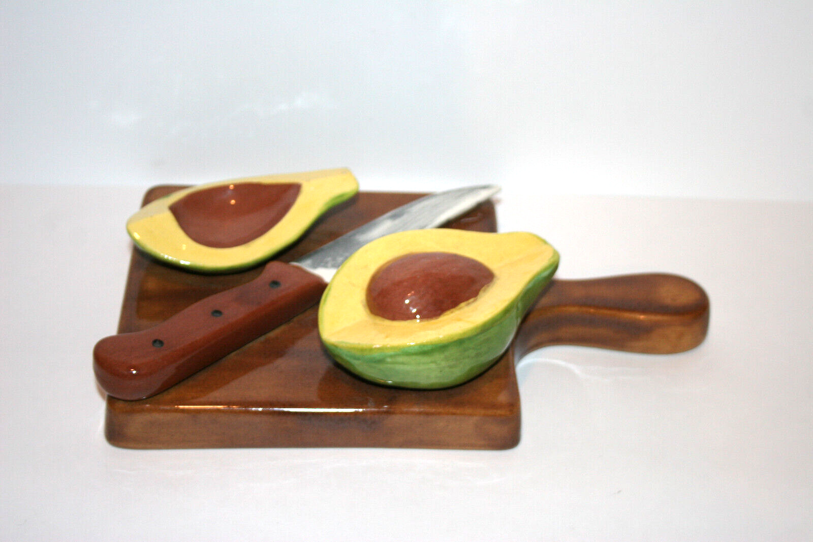 VTG Avocado Cutting Board W/Knife Ceramic Wall Hanging Kitchen Decor Life Size