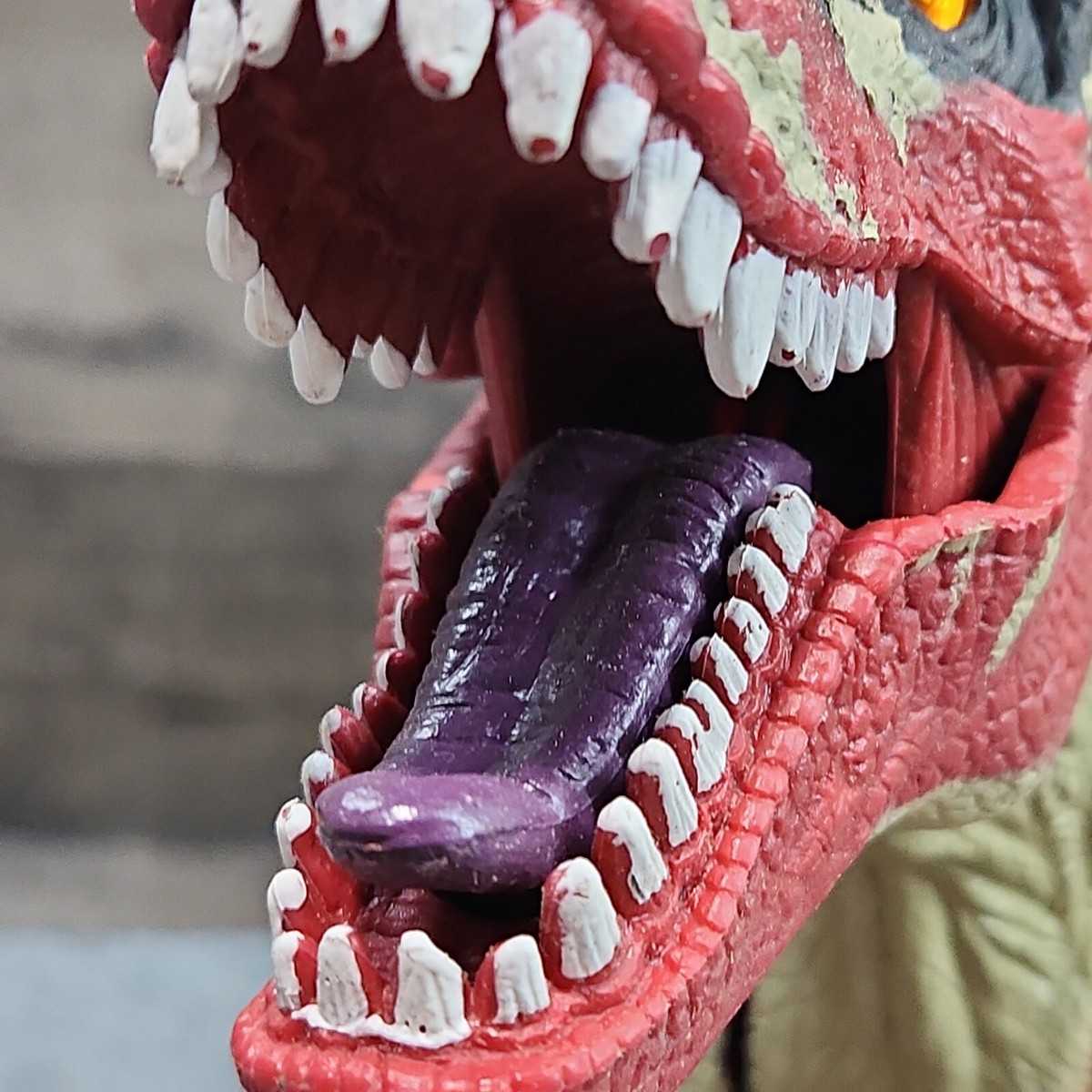 Red Devil T-Rex Dinosaur Roar Sound & Lighted Eyes 2008 Chap Mei