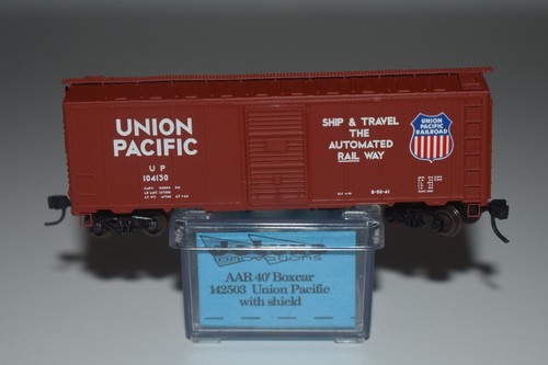 Carro de carga Union Pacific 40' escala N Deluxe 142503 puerta única 104130 C29335 | Zustand: Used