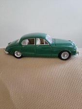 pressofuso 1/18 Maisto 1959 Jaguar Mark II verde