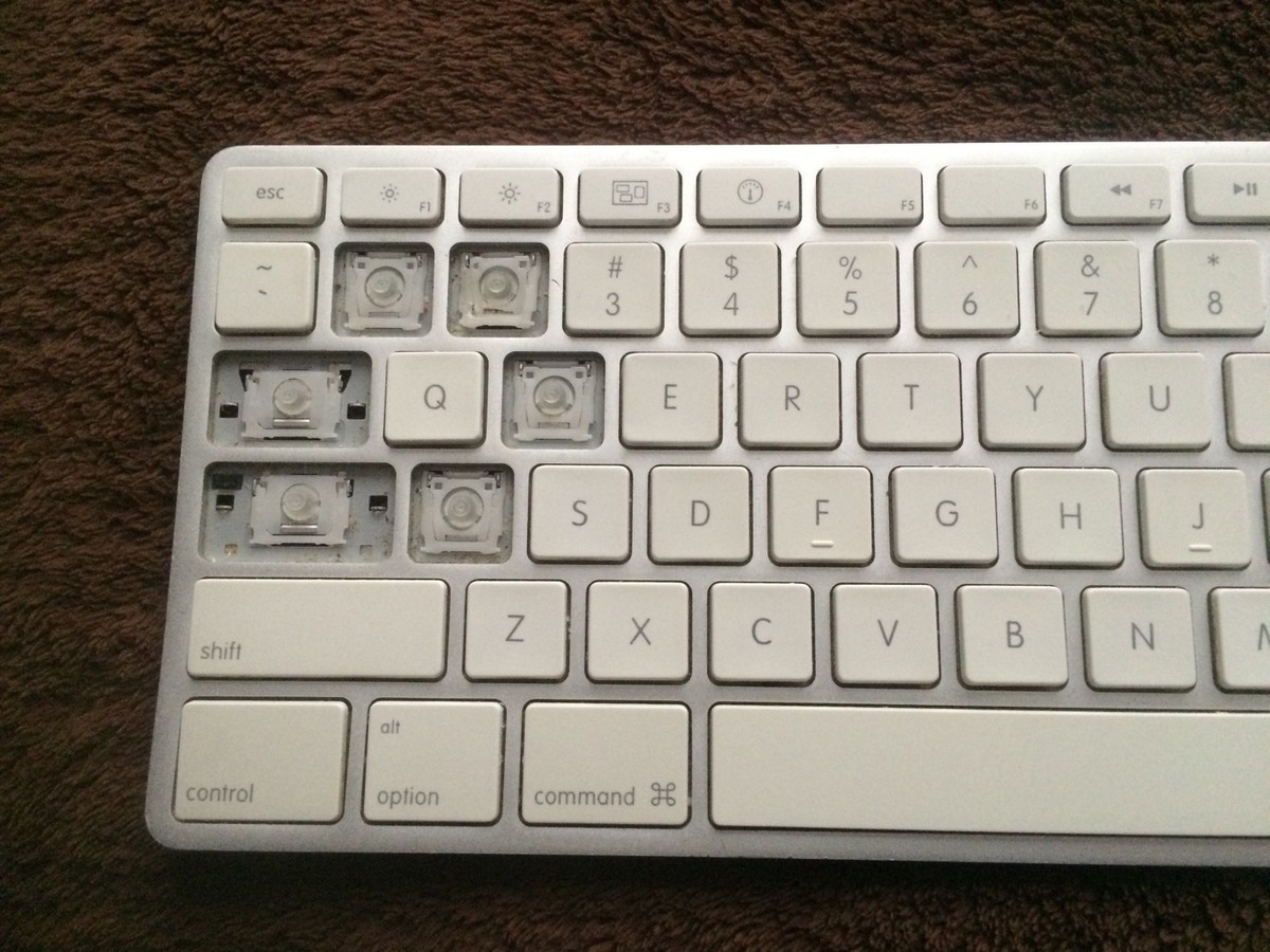 A1243 Apple Wired Keyboard Replacement Single Key with Hinge A1243 Apple Wired Keyboard Replacement Single Key with Hinge