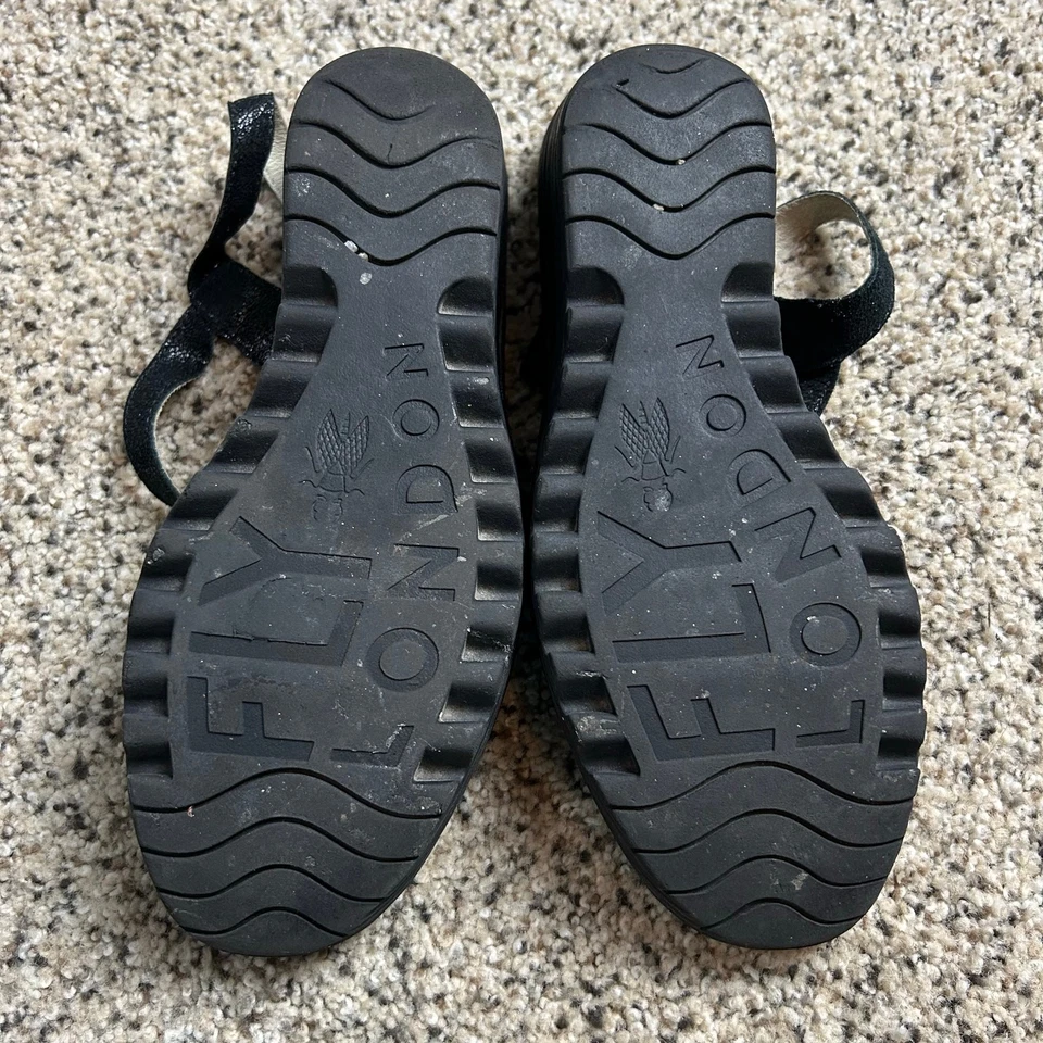 Fly London 黑色露趾楔形凉鞋 8 码 EU 38 — 第 3/4 张图片