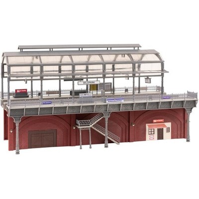 Faller 120580 S-Bahn-Station H0 + Neu