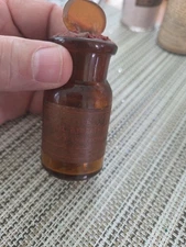 1910s Vintage Merck KNOCK OUT DROPS Chloral Hydrate Crystals Bottle Small Amber