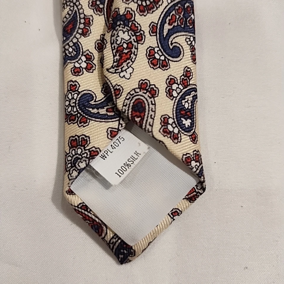 Corbata Oscar De La Renta 100 % seda Foto 4 de 4