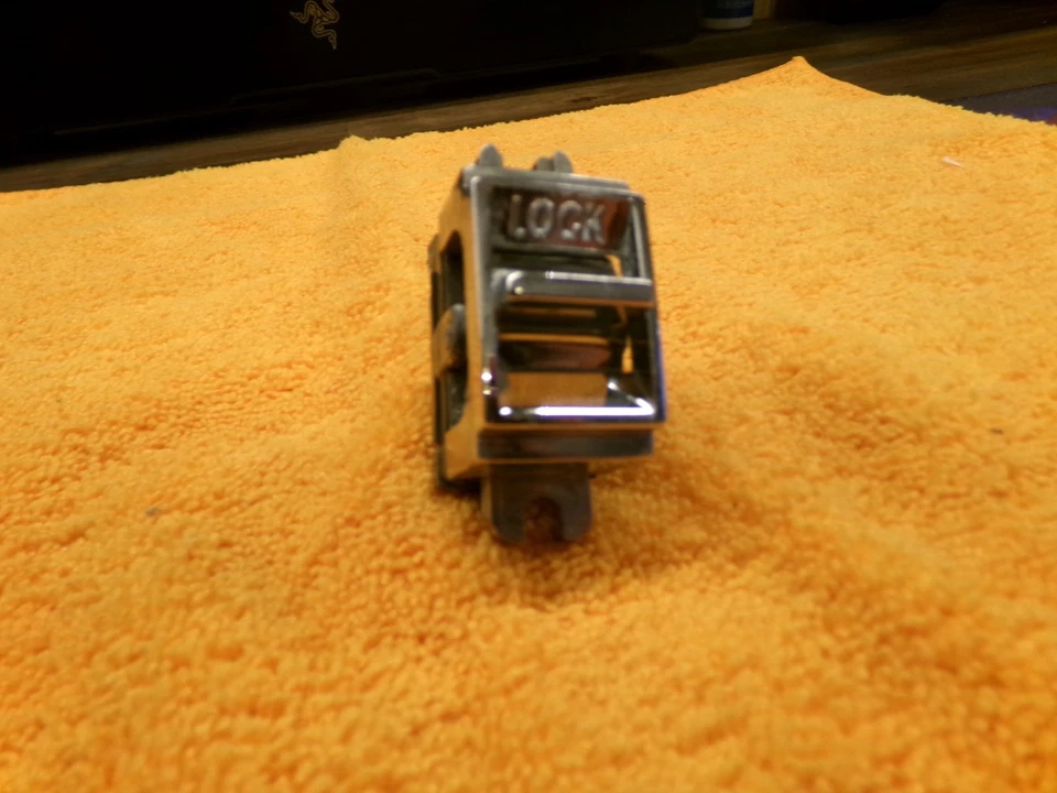 1962 1968 Cadillac  Vacuum Power Door Lock Switch 62 62 64 65 66 67 68  Nice! - Image 4 of 4