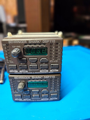 Paar Behringer Shark DSP 110 ultimativer Feedback Destroyer  (2 Stück)