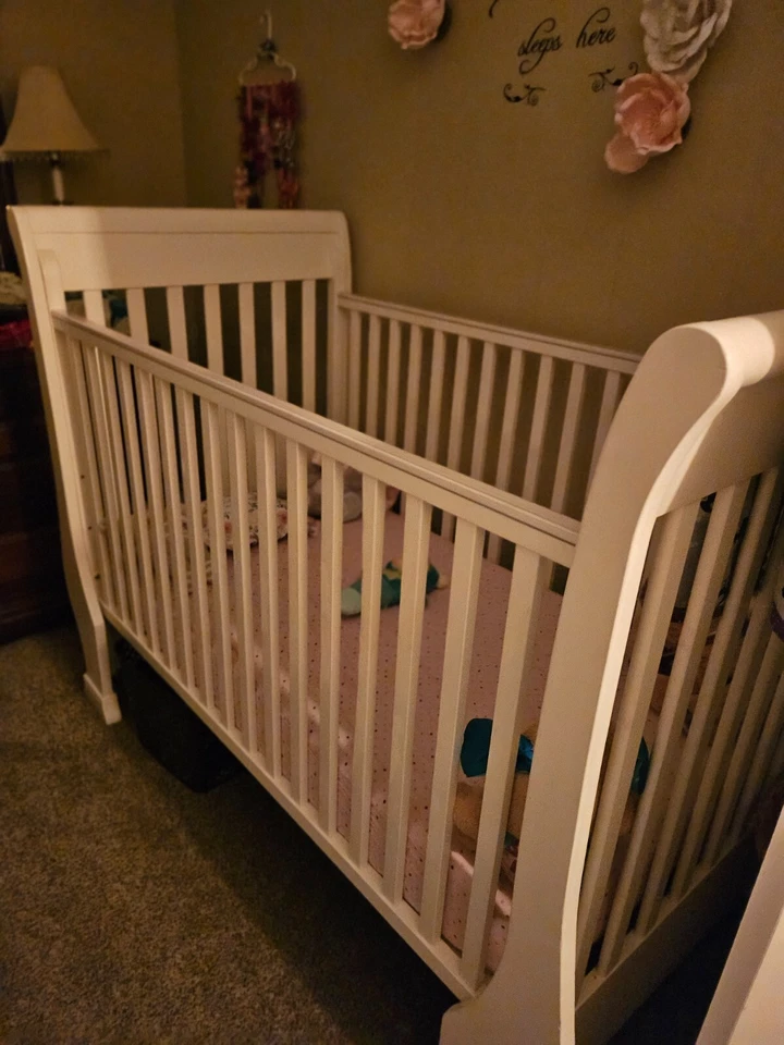 Cerámica granero blanco trineo cuna con colchón Foto 2 de 2