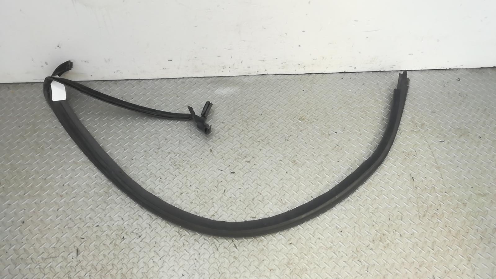 Bentley CONTINENTAL GT Mk1 Left Front Door Seal 3W8867367P 002 for スムーズィーロゴジャガードプルオーバー&リブショートパンツセット