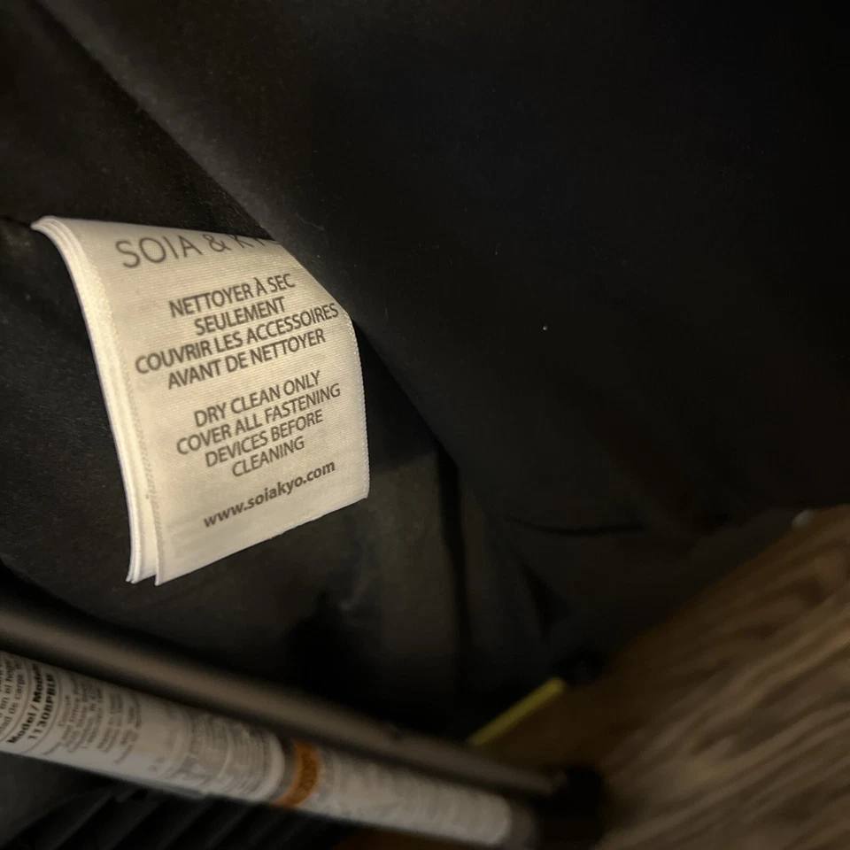 CHAQUETA ACOLCHADA CON CAPUCHA NUEVA SOIA & KYO PARA MUJER TALLA L Foto 3 de 4