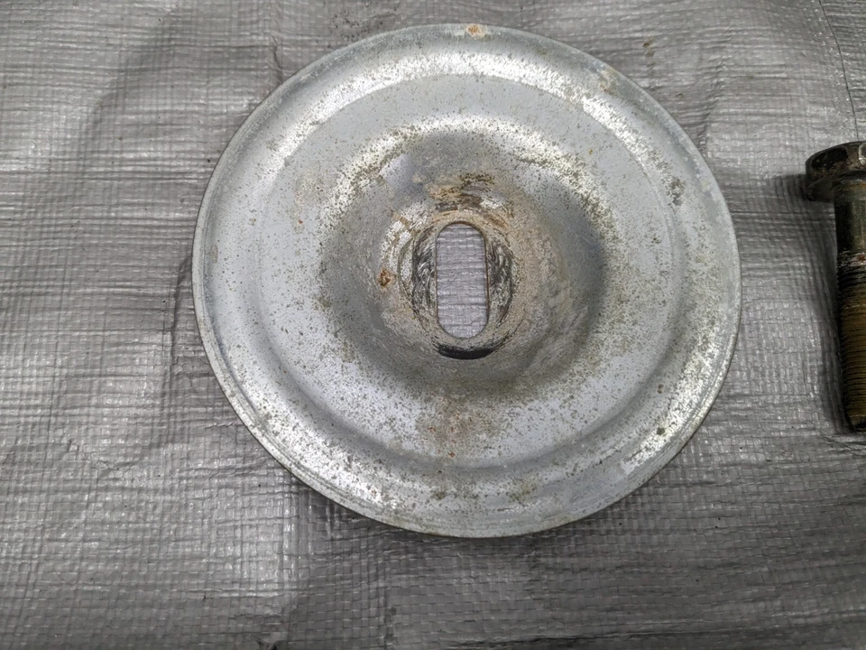 Пластина крепления и болт запасной шины 99-05 Mazda Miata GA5R56971C 1999-2005 - Изображение 3 из 4