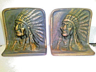 ANTIQUE CAST IRON NAVIVE AMERICAN INDIAN CHIEF BOOKENDS