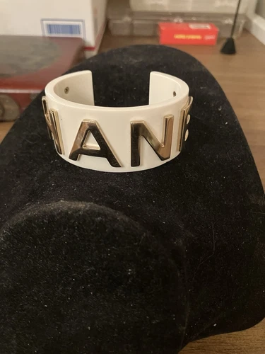 Bracciale Chanel in resina