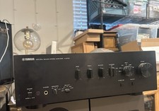 YAMAHA A-S701 180-watt stereo Integrated Amp / DAC  BLACK 