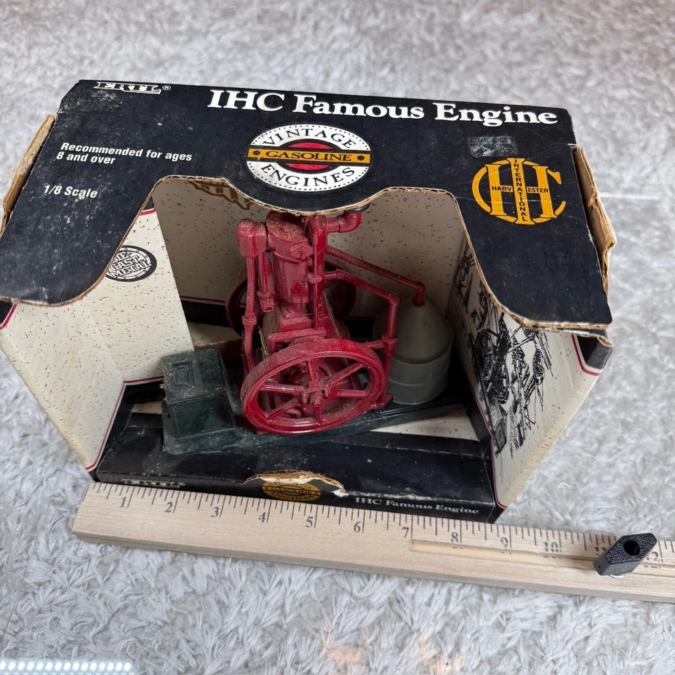 Ertl IHC Famous Engine 1/8 Scale Die Cast Metal Vintage Gasoline Replica 615 - Image 4 of 4
