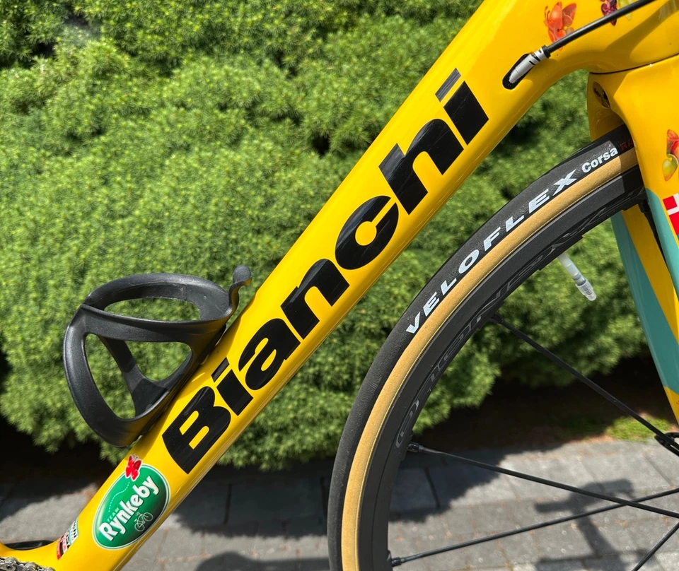 Bianchi Intenso Team Rynkeby on Campagnolo groupset - Bild 3 von 4