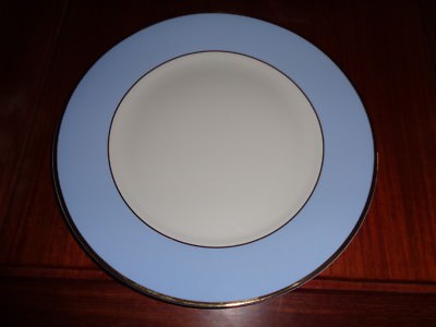 Doulton Dinner Plate 2004 Blue And White With Gold Edge RD Bruce