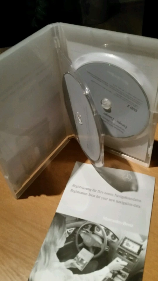 Mercedes Benz Navigation DVD Comand APS 2009/2010 Europa 2.1  Hellviolett - Bild 3 von 3