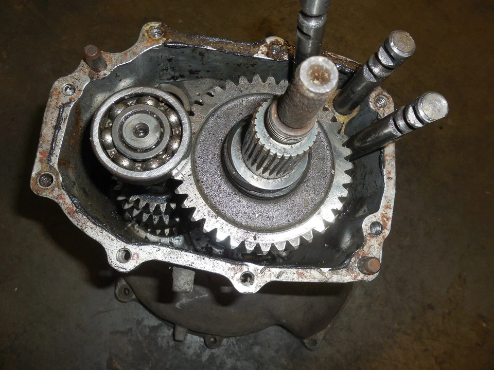 BMW Manual Gearbox 474513 / 6 70's 80's? For parts or pieces Transmission - Изображение 3 из 4