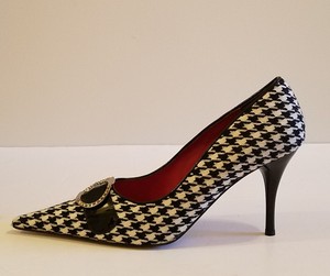 houndstooth pumps