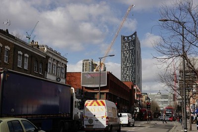Photo 12x8 Walworth Road Bermondsey Looking in the direction of Elephant a c2017