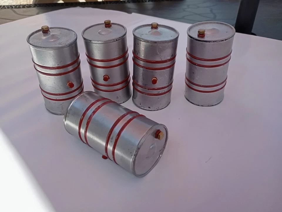 CIJ camion Renault 5 tonnes lot de 5 bidons en tôle (copie) - Photo 1/4