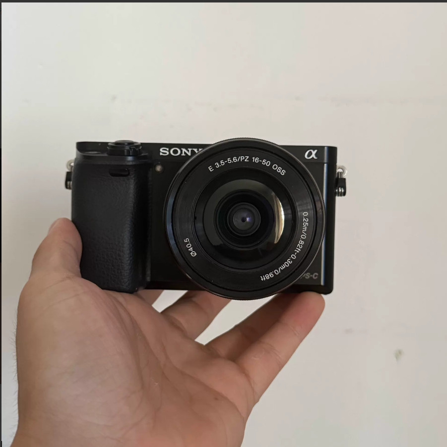 Sony A6000 24.3MP APS-C Mirrorless Digital Camera with SELP1650 Lens Fast AF