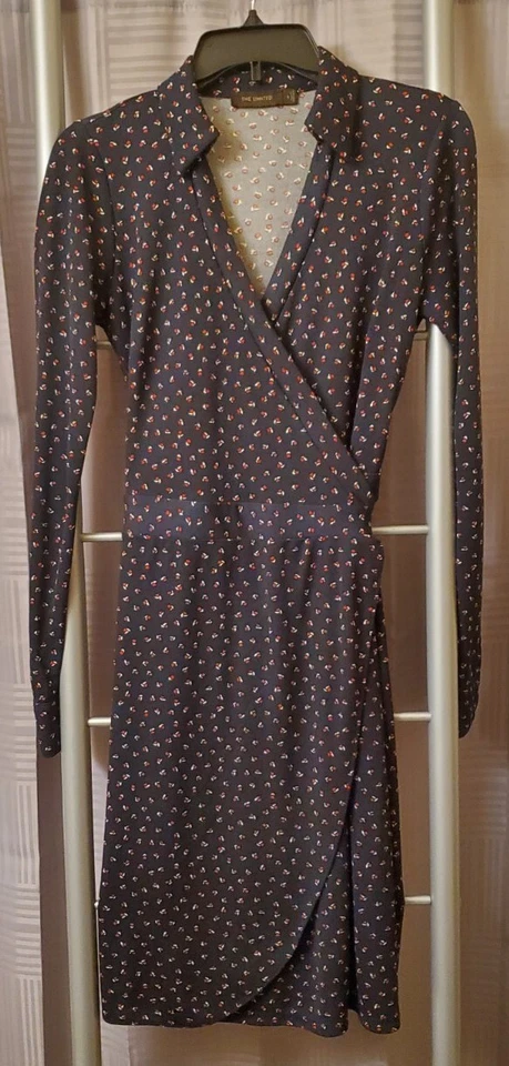 [The Limited] Vestido envolvente azul marino estampado floral pequeño para mujer Foto 4 de 4