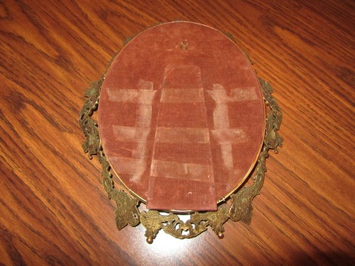 Vintage Oval Ornate Victorian Style~ Brass Metal Hanging/ Standing Picture Frame - Picture 8 of 10