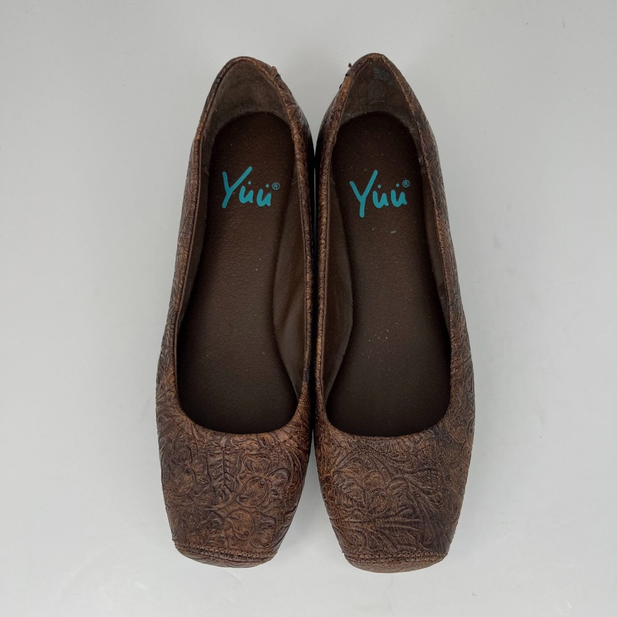 Yuu Womens Size 6.5 Slip On Brown Embossed Synthetic Floral Square