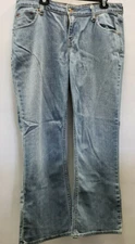 Signature Levi Strauss & Co misses. Jeans Low Rise Bootcut  size 14 short