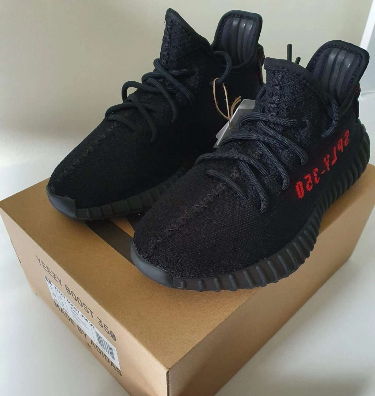 Adidas Yeezy Boost 350 V2 Bred UK 4.5 Nuove con scatola