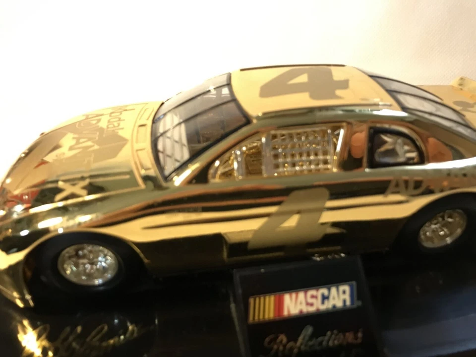 Modelo Bobby Hamilton NASCAR Reflexión en Dorado Foto 2 de 4