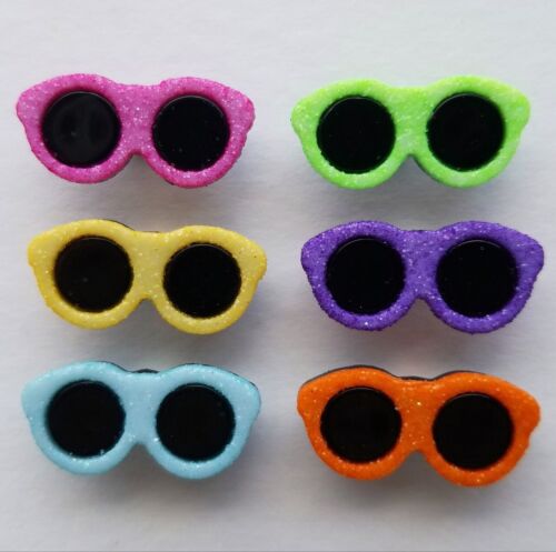 Craft Buttons GLITTER SUNGLASSES Shades Sun Glasses Optician Summer Beach Sewing - Foto 1 di 2