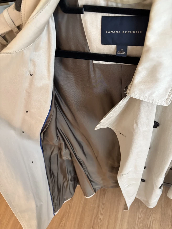 Gabardina de lluvia Banana Republic para hombre talla mediana, color caqui tostado Foto 3 de 4