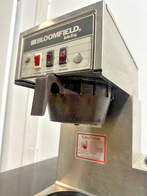 BLOOMFIELD KOFFEE KING MODEL 8571, 3 TIERD WARMER WITH BREWER W/ 2 CARAFES