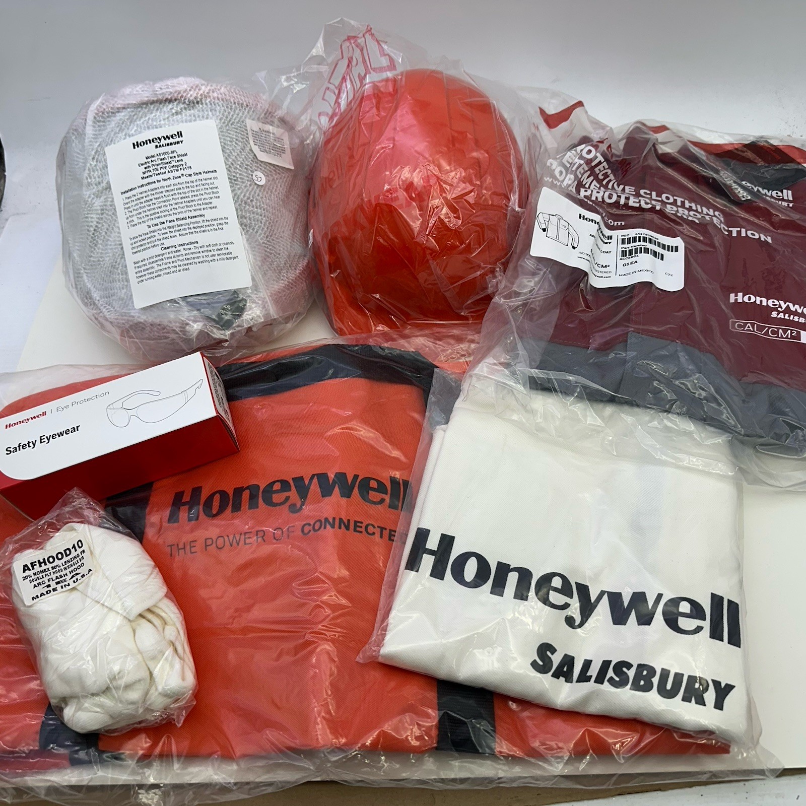 *READ* HONEYWELL SALISBURY SKCP8RGL-WB Arc Flash Clothing Kits 56PG47 Large NEW