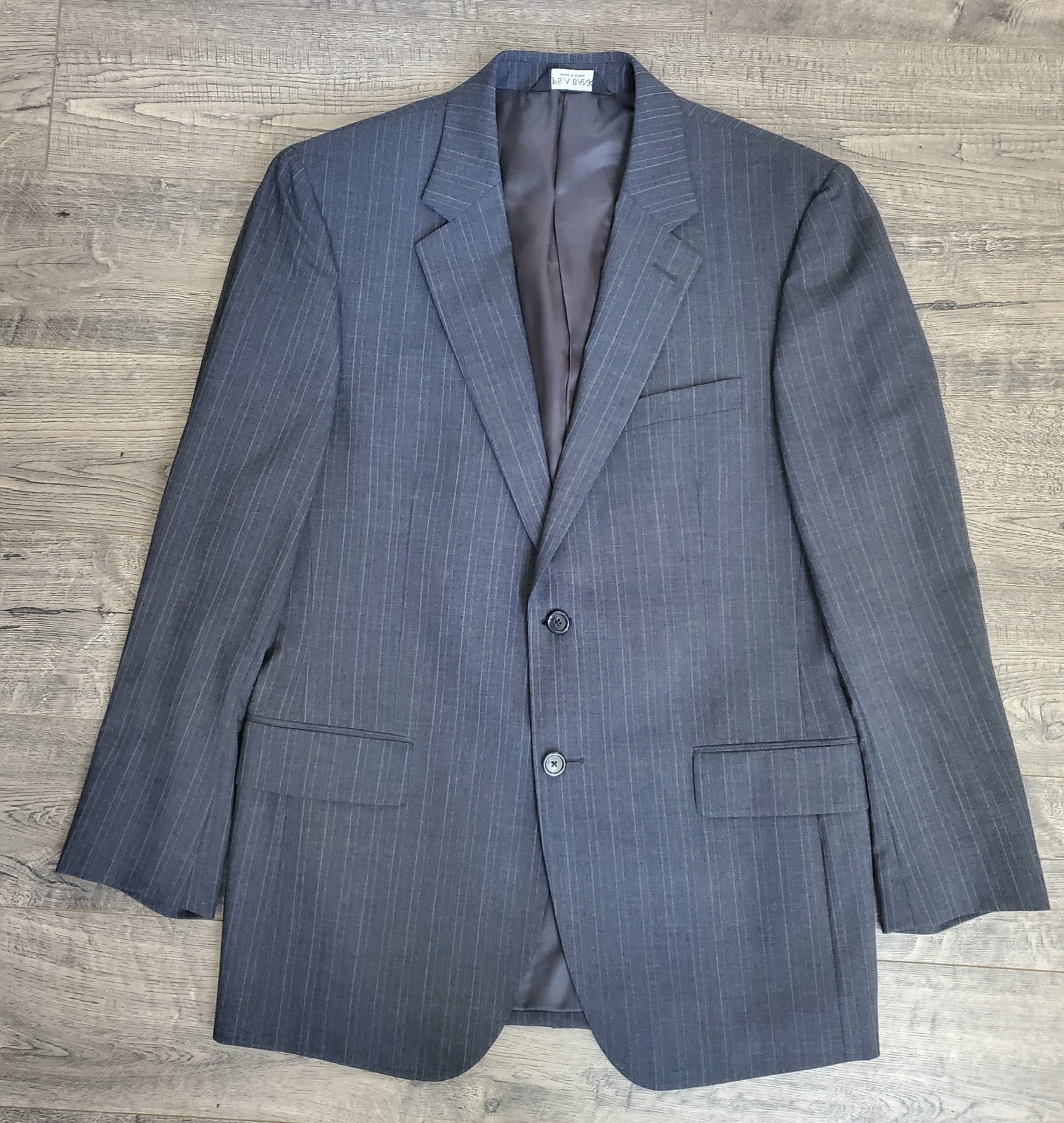 Jos A Bank Blazer Mens 40R Sport Jacket Gray Pinstripe Wool 2 Button