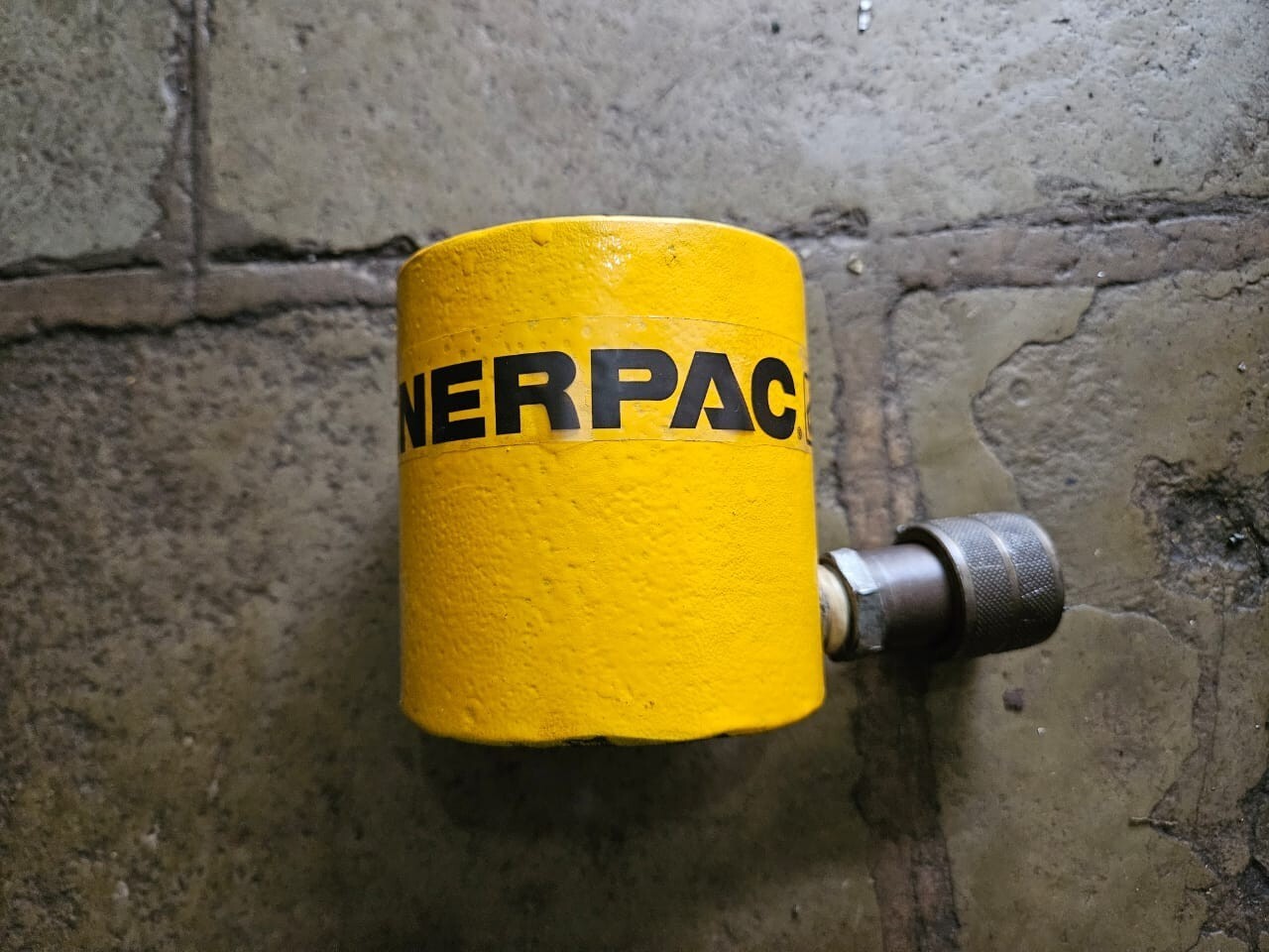 Enerpac RCS201, capacité de 22,1 tonnes, course de 1,75 pouces, cylindre...