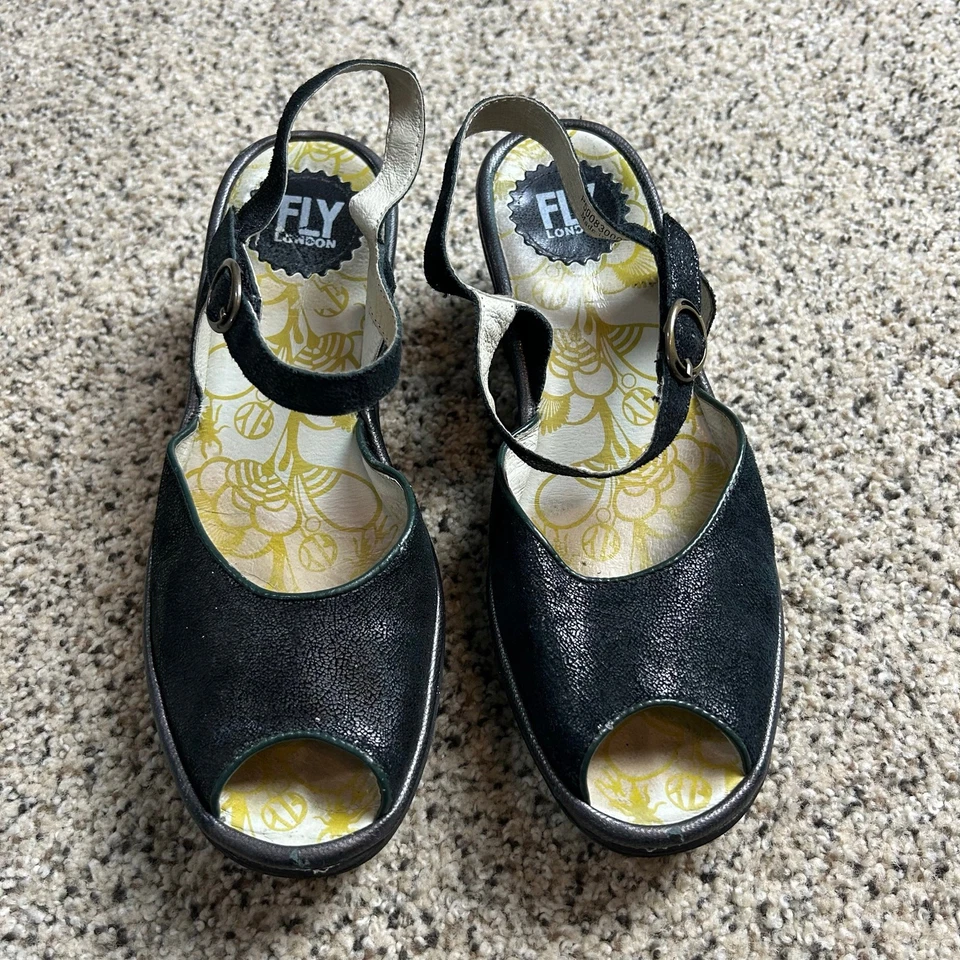 Fly London 黑色露趾楔形凉鞋 8 码 EU 38 — 第 2/4 张图片
