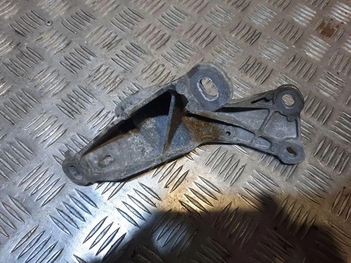 AUDI A8 D2 4D2, 4D8 Getriebehalter 4H0399114 4.00 Petrol 2013 33412459