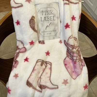 Pink Cowgirl Plush Throw Blanket   50  x  70 .  Pink Boots Hat And Catus