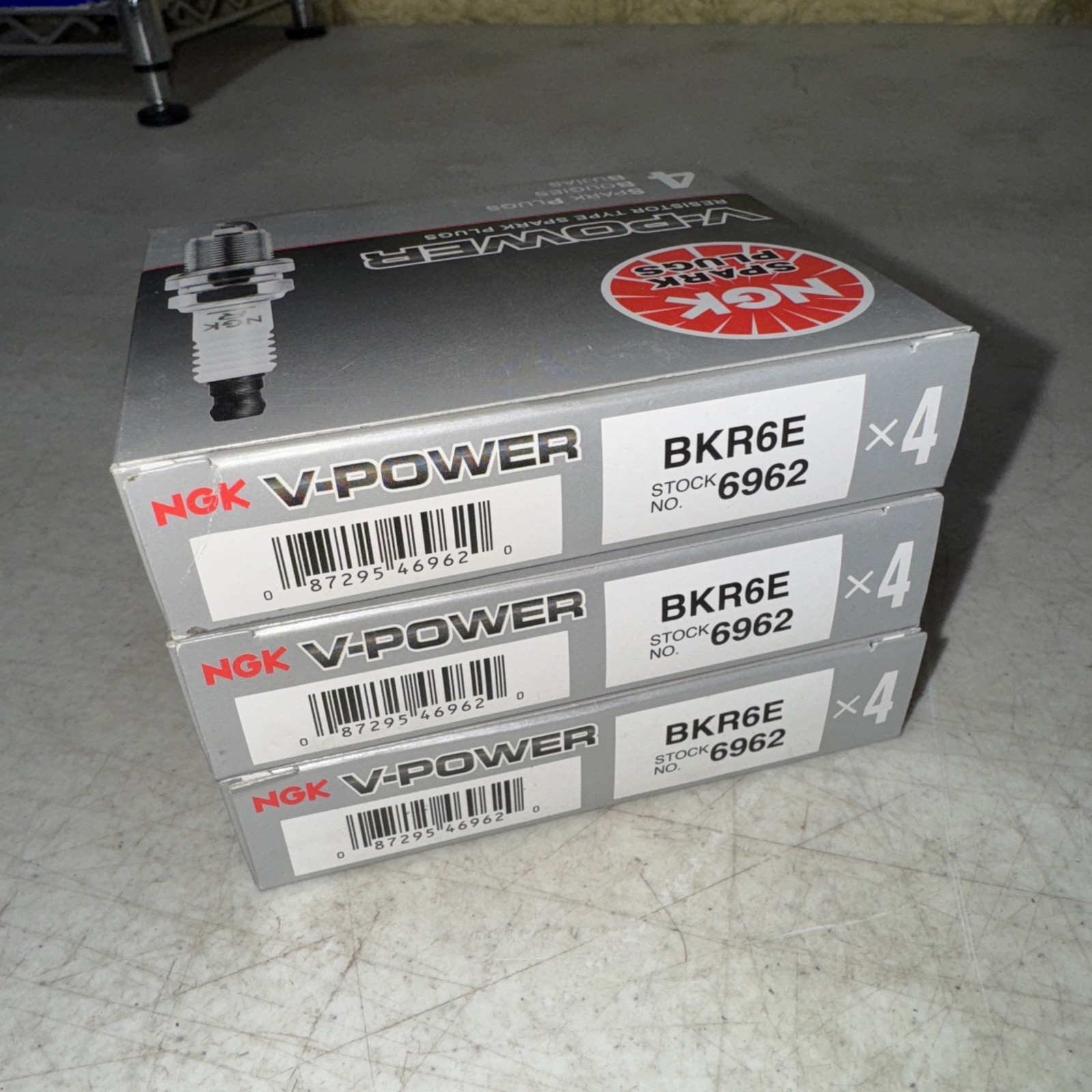 Set of 12 Genuine NGK 6962 Spark Plug V-power BKR6E Fast Free Shipping