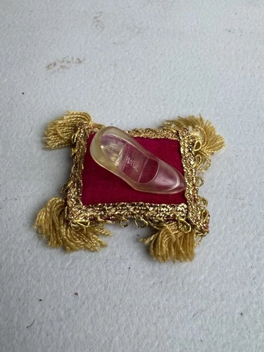 Vintage Barbie HTF Cinderella Clear Glass Slipper & Pillow Ken #0772 The Prince