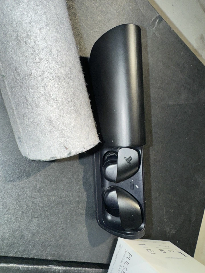 Auriculares inalámbricos Sony PULSE Explore - Negro medianoche PlayStation Foto 3 de 4