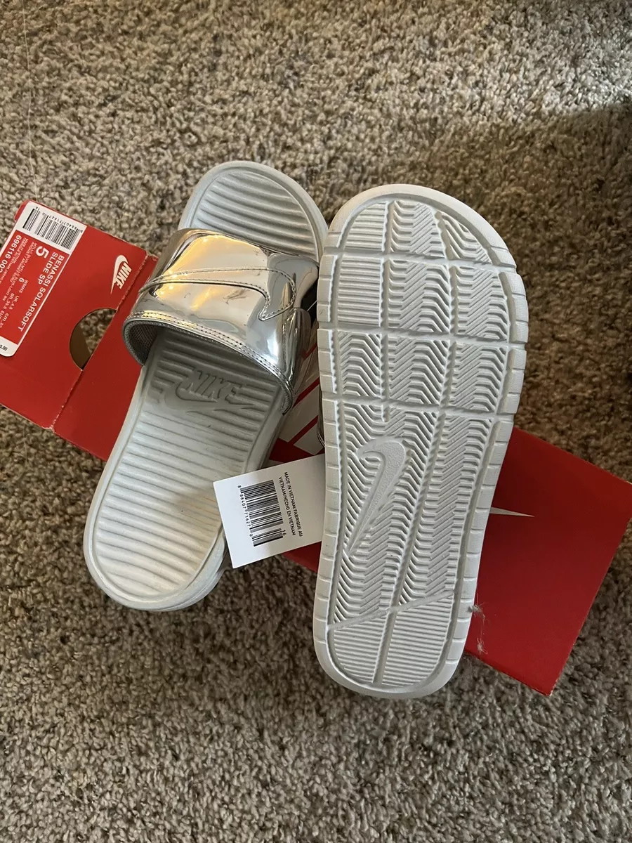 Nike benassi deals solarsoft white