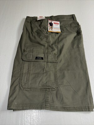 New Men's Wrangler Relaxed Fit Cargo Shorts Epic Soft Olive 48x10